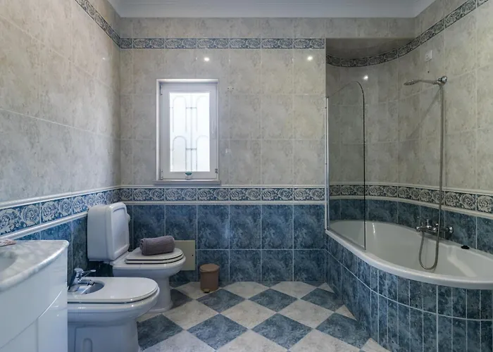 Проживание в семье Quinta Da Falfeira Лагуш